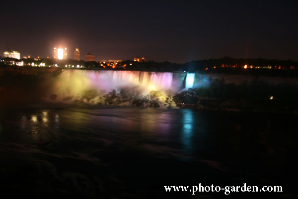 Ниагара ночью
