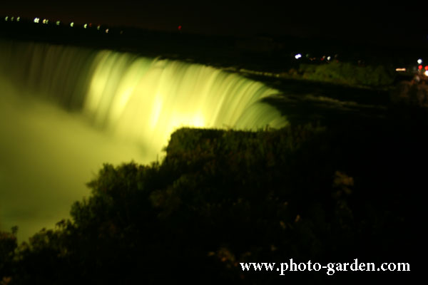  Ниагарский водопад ночью