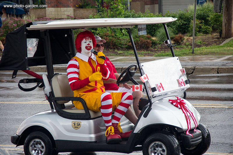 Макдональдс на параде