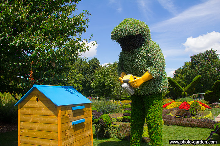 Пчеловод из цветов