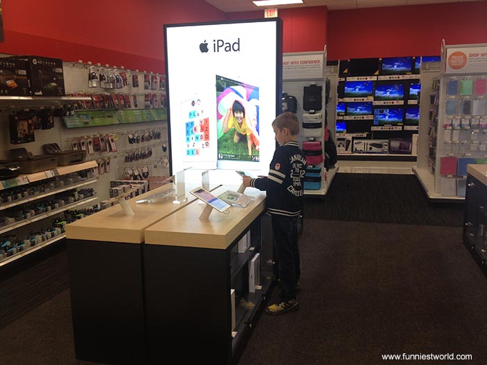 Торговый стенд Apple