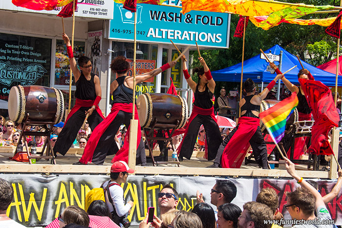 Китайцы на параде геев